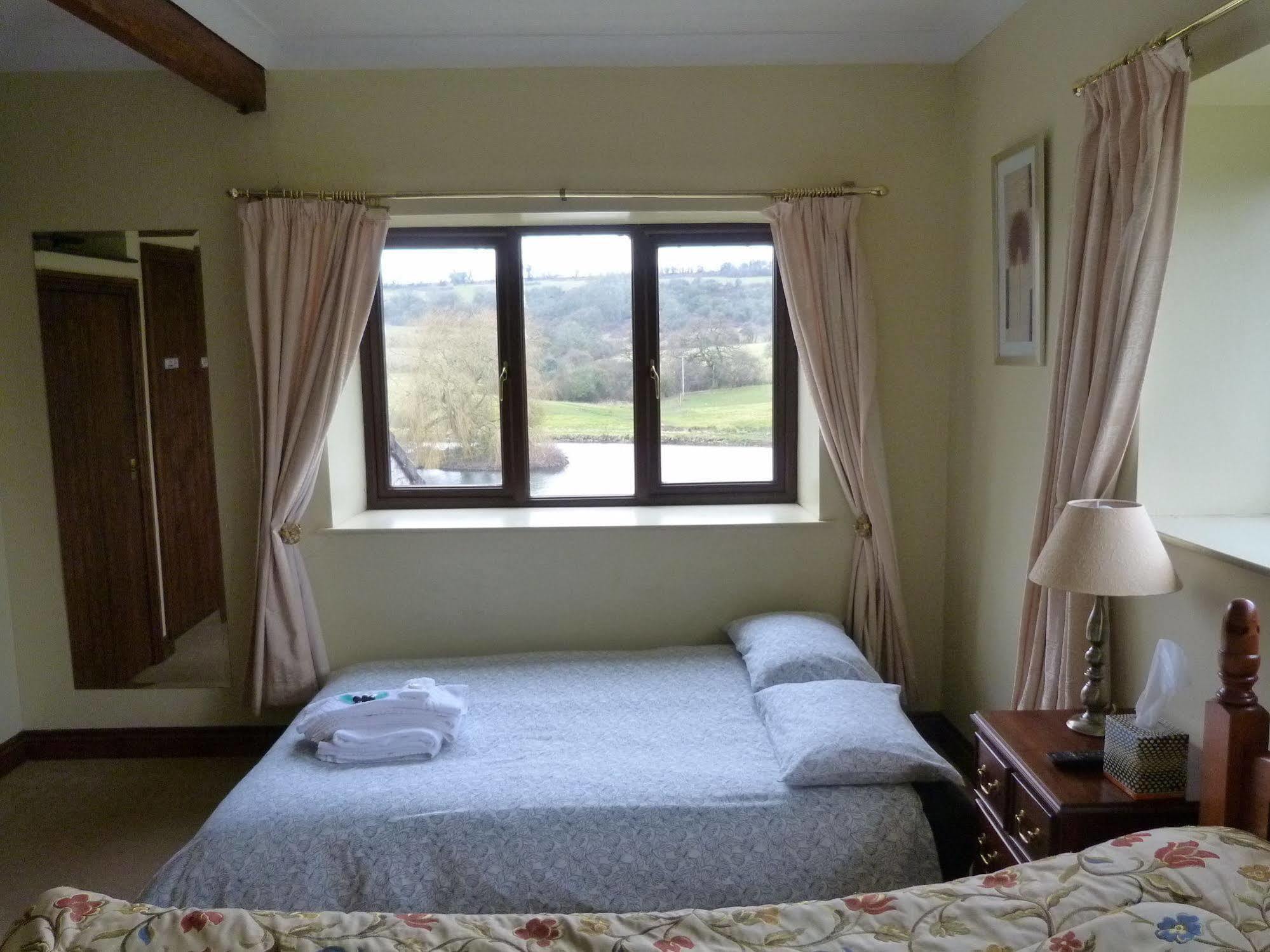Cameley Lodge - Self Catering Temple Cloud Eksteriør bilde